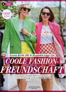 Closer Germany -No. 23 page 30 - 2021 06 02 - Stars - Coole Fashion Freundschaft - Alexandra Lapp