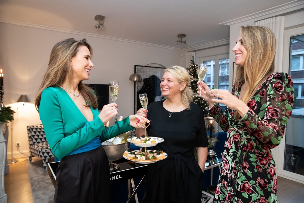 Alexandra Lapp having a private dinner with friends, Perrier-Jouët and Aki Kaviar at her home. 