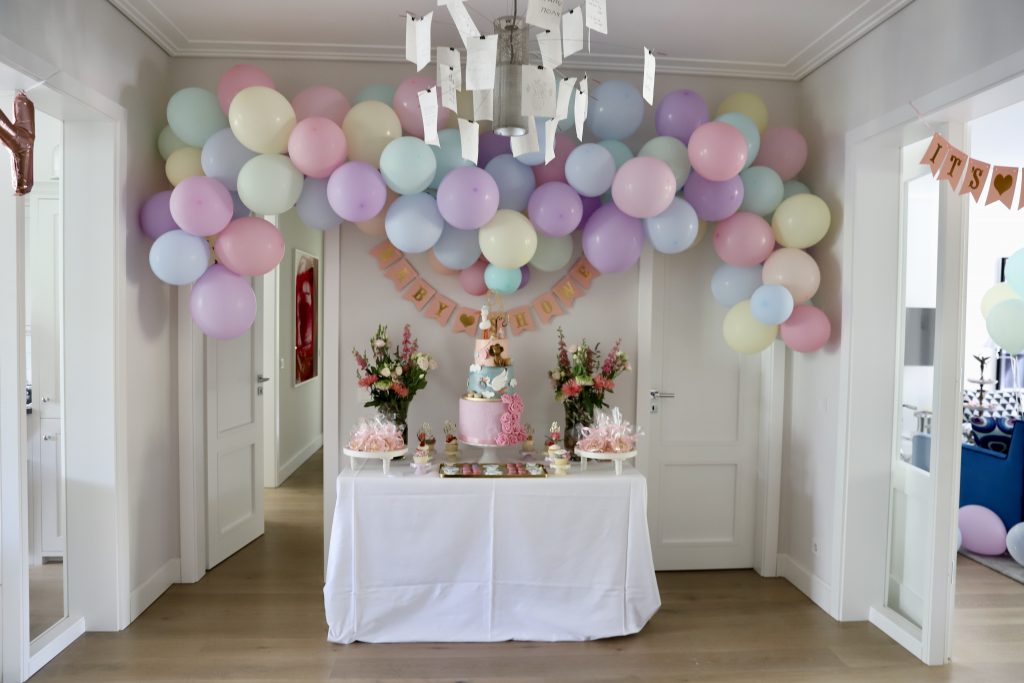 Alexandra Lapp organizing a babyshower for her pregnant sister Isabel Lapp.