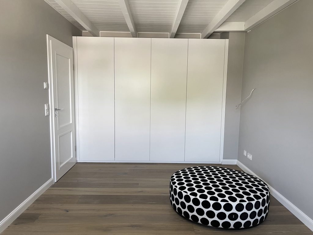Alexandra Lapp is refurbishing her apartment in cooperation with Thelen Drifte, Furnierholz Düsseldorf, Caparol Icons, Loft FX, Parkett Dietrich.