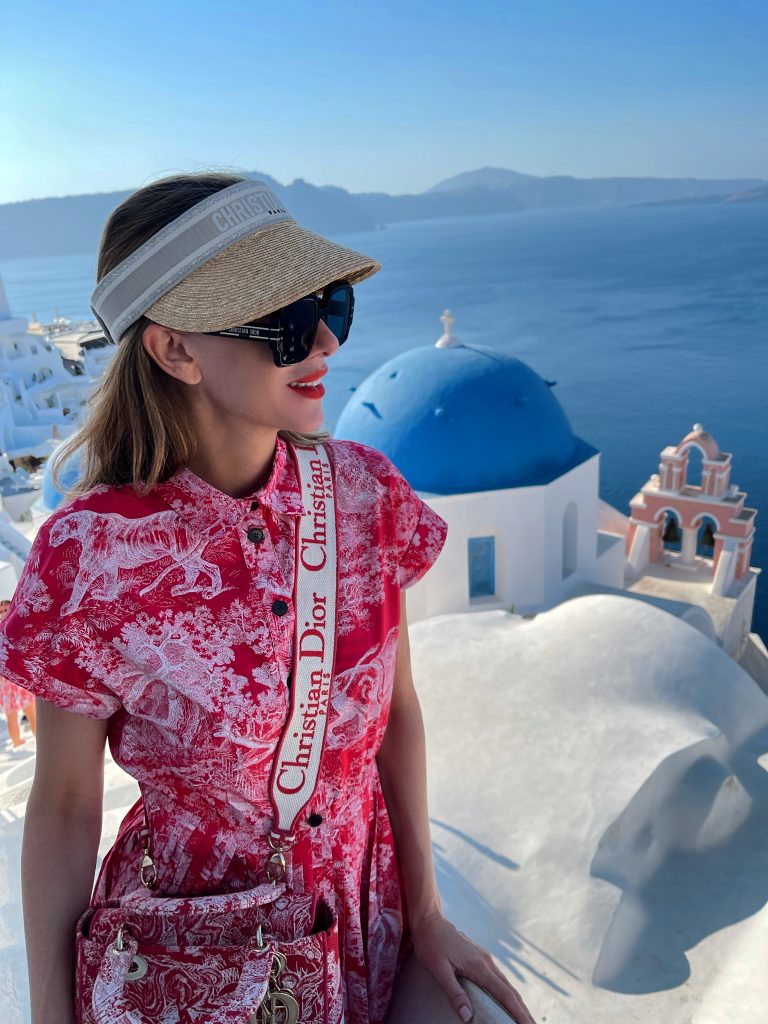 Alexandra Lapp is enjoying her summer holidays in the beautiful village Oia on Santorini.
