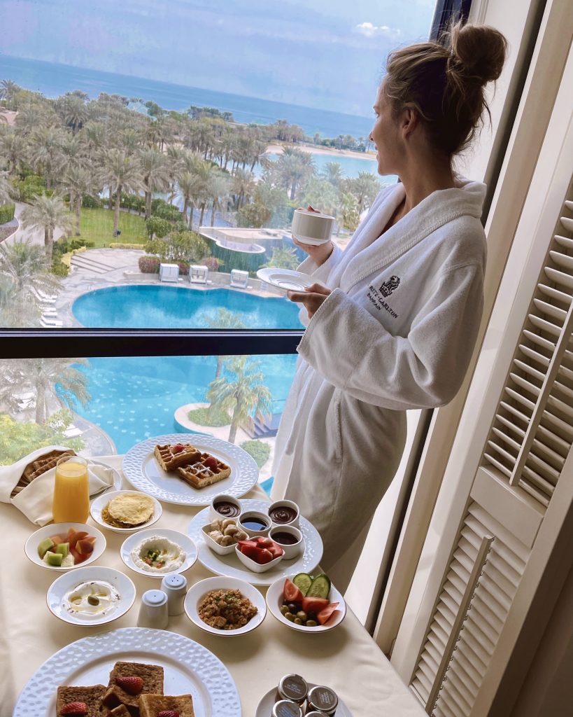 Alexandra Lapp enjoys an amazing holiday at the RITZ-CARLTON Bahrain right after Christmas and welcomed 2022. 