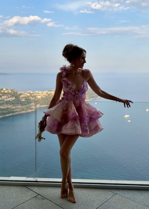 Alexandra Lapp returns to The Maybourne Riviera, a hotel perched high above the Mediterranean in Roquebrune-Cap-Martin and overlooking the sparkling lights of Monte-Carlo, it is a retreat where architecture, design, and nature exist in perfect harmony, suspended between horizon and sea.
