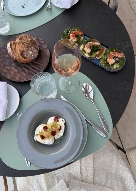 Alexandra Lapp returns to The Maybourne Riviera, a hotel perched high above the Mediterranean in Roquebrune-Cap-Martin and overlooking the sparkling lights of Monte-Carlo, it is a retreat where architecture, design, and nature exist in perfect harmony, suspended between horizon and sea.