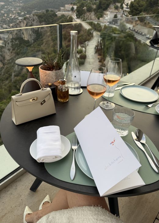 Alexandra Lapp returns to The Maybourne Riviera, a hotel perched high above the Mediterranean in Roquebrune-Cap-Martin and overlooking the sparkling lights of Monte-Carlo, it is a retreat where architecture, design, and nature exist in perfect harmony, suspended between horizon and sea.