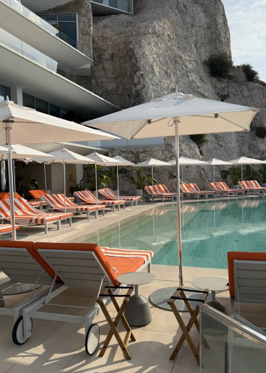 Alexandra Lapp returns to The Maybourne Riviera, a hotel perched high above the Mediterranean in Roquebrune-Cap-Martin and overlooking the sparkling lights of Monte-Carlo, it is a retreat where architecture, design, and nature exist in perfect harmony, suspended between horizon and sea.